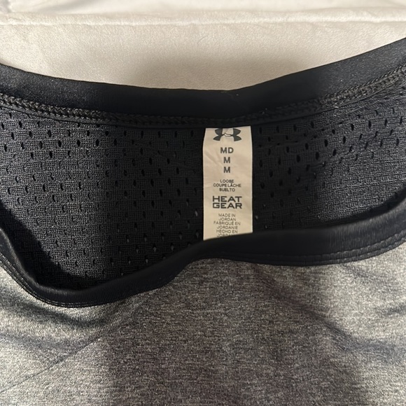Under armor heat gear tshirt, gray, medium - Picture 2 of 3